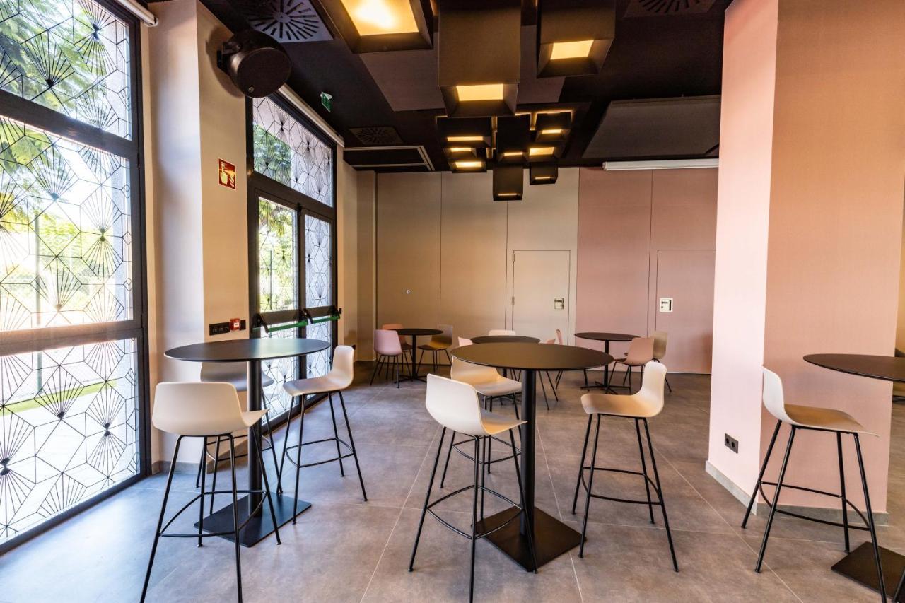 Villa Alojamiento Y Congresos - Villa Universitaria San Vicente Raspeig Dış mekan fotoğraf